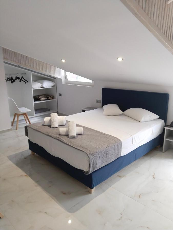 Hotel Almira Agía Triás Luaran gambar