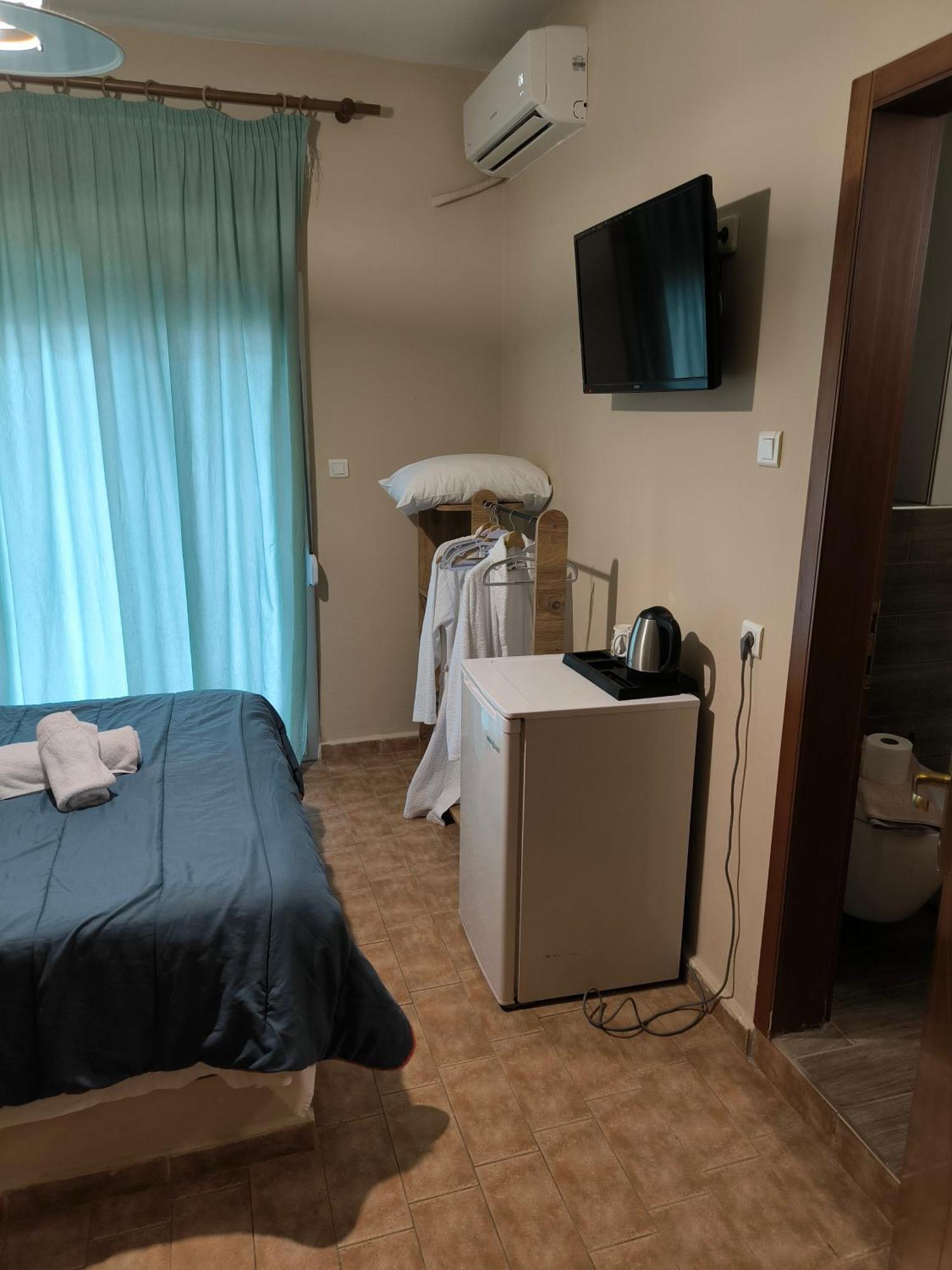 Hotel Almira Agía Triás Luaran gambar