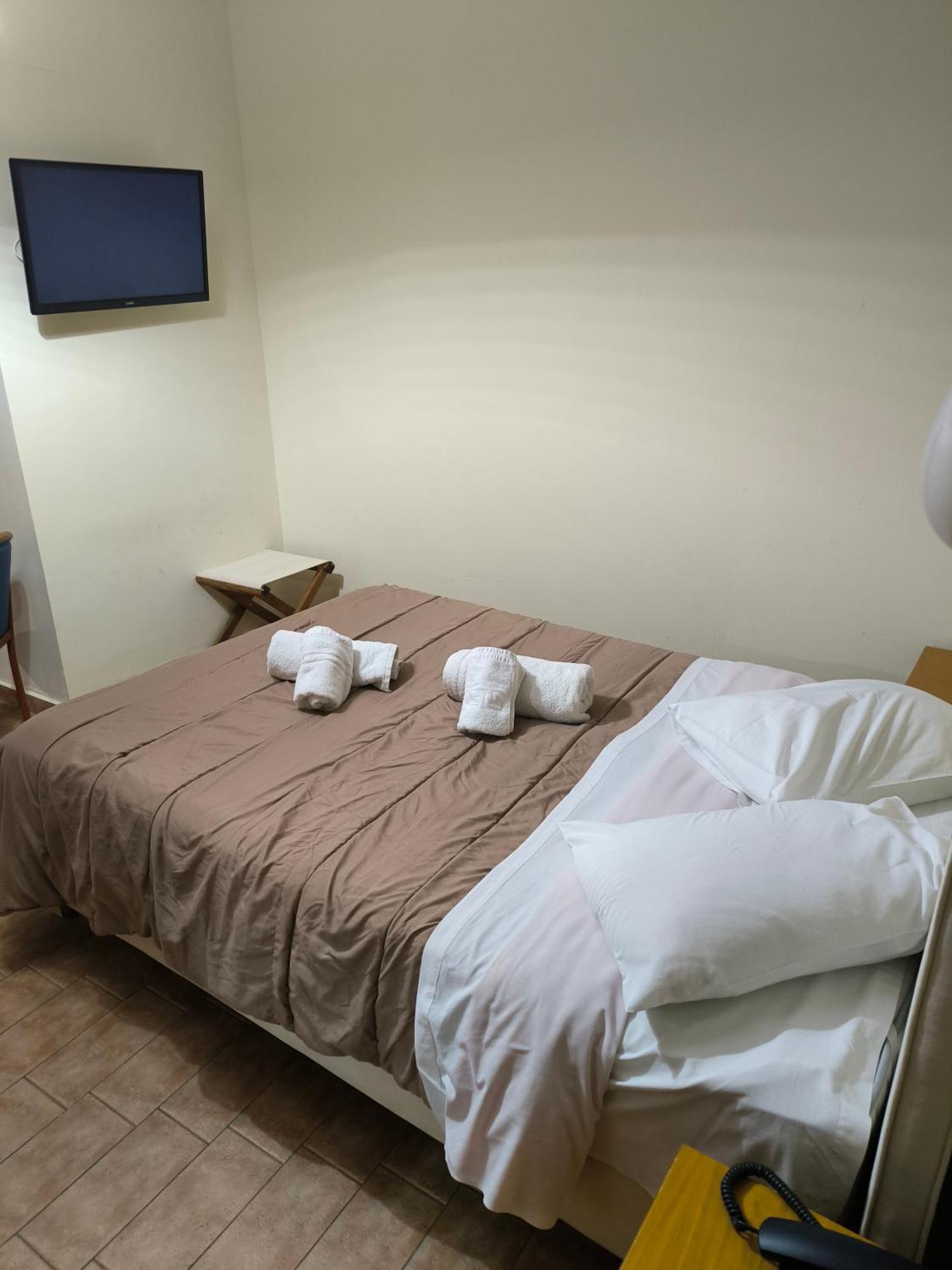 Hotel Almira Agía Triás Luaran gambar