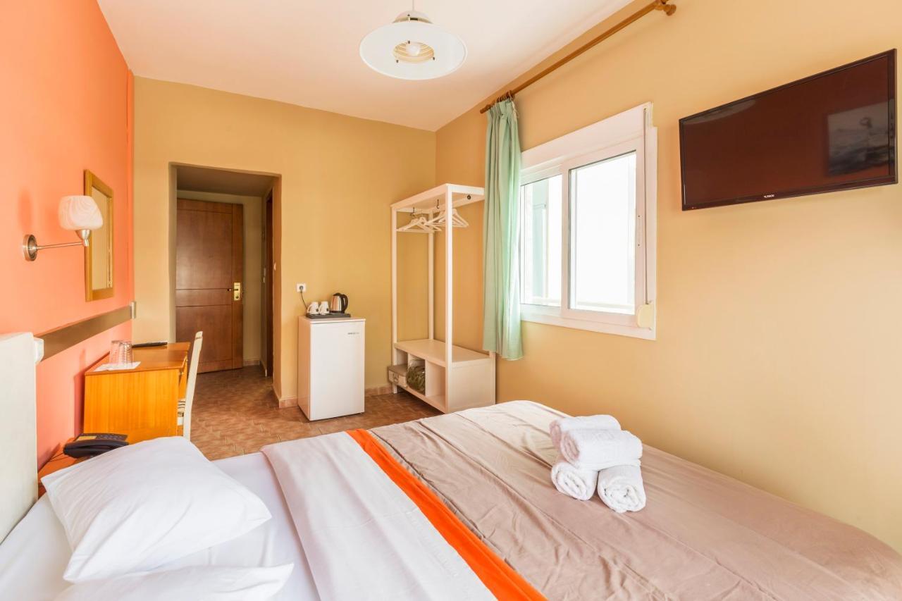 Hotel Almira Agía Triás Luaran gambar